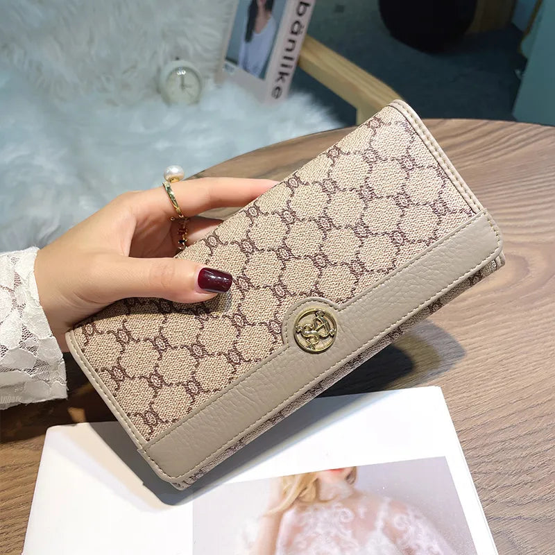 All-in-One Leather Clutch Wallet – Secure, Stylish, and Functional