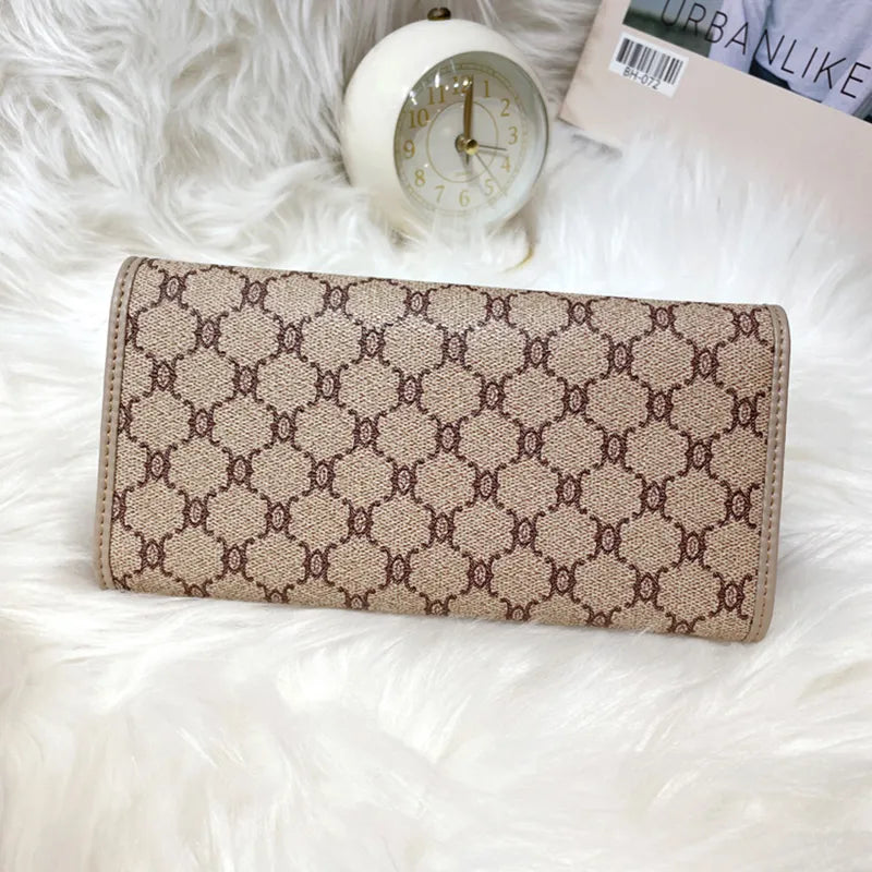 All-in-One Leather Clutch Wallet – Secure, Stylish, and Functional